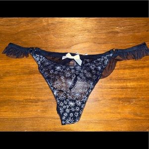 Victoria's Secret V-String